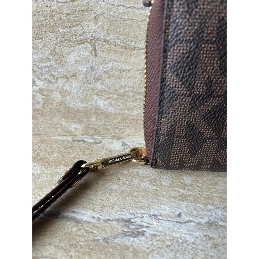 Michael Kors Wristlet Wallet Womens One Size Brown Signature Logo Zip Around